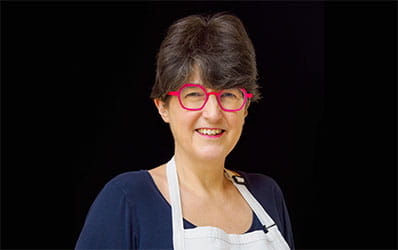 Sugar crafter Lindy Smith